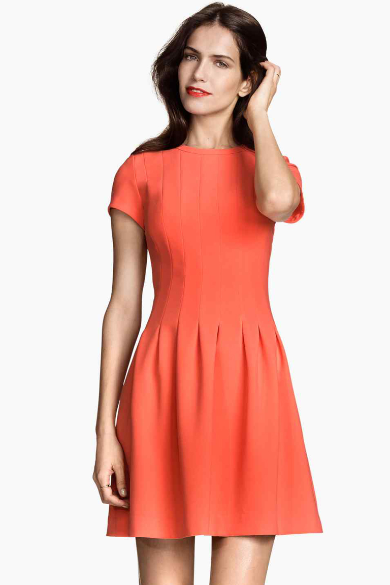 Hetm femme H&M, toutes les tendances au meilleur prix H&M propose une mode de qualité au meilleur prix de manière responsable pour les femmes, les hommes, les adolescents, les enfants et la maison.