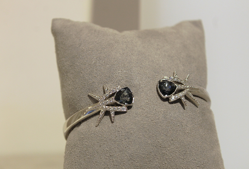 Swarovski Cystal Galaxy Fantastic Bracelet-jonc Swarovski Cystal Galaxy Fantastic Bracelet-jonc